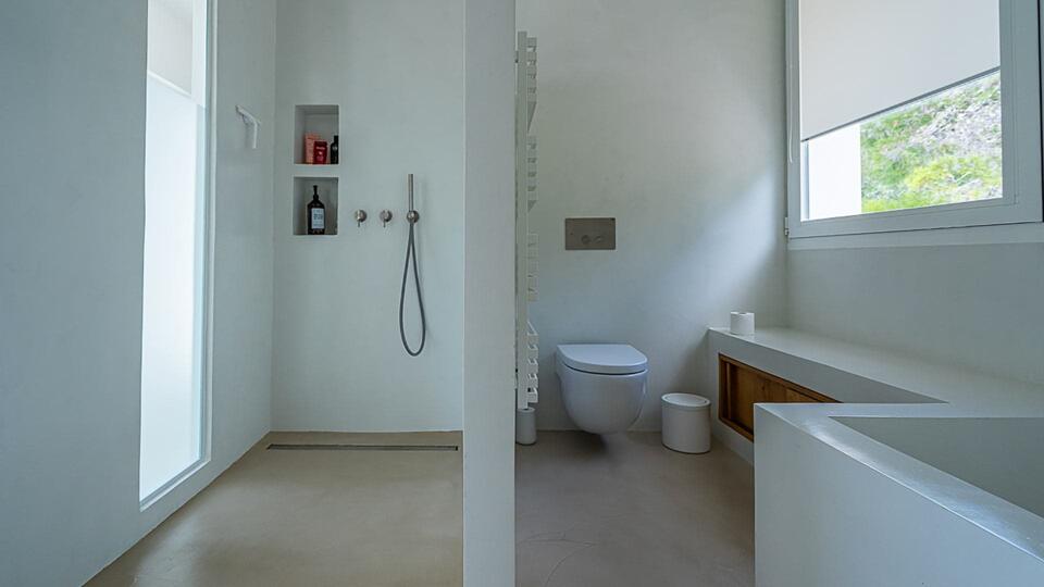 One of the large bathrooms in Villa Orizonia in Ibiza