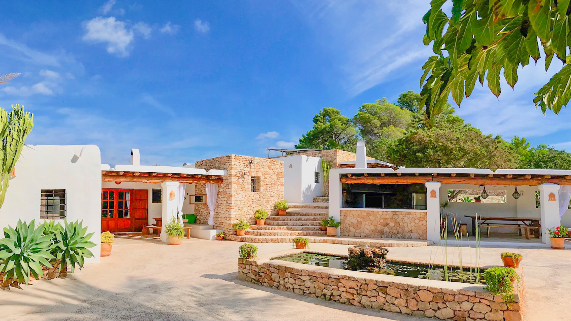 Front exterior of Villa Payesa in Ibiza