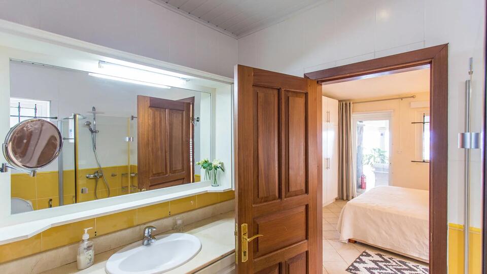 Villa Turquoise Gallery Image 2