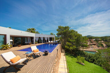 Poolside photos from luxury vacation rental Voramar