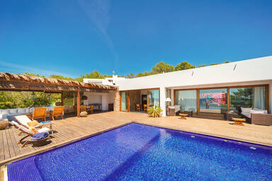 Poolside photos from luxury vacation rental Voramar