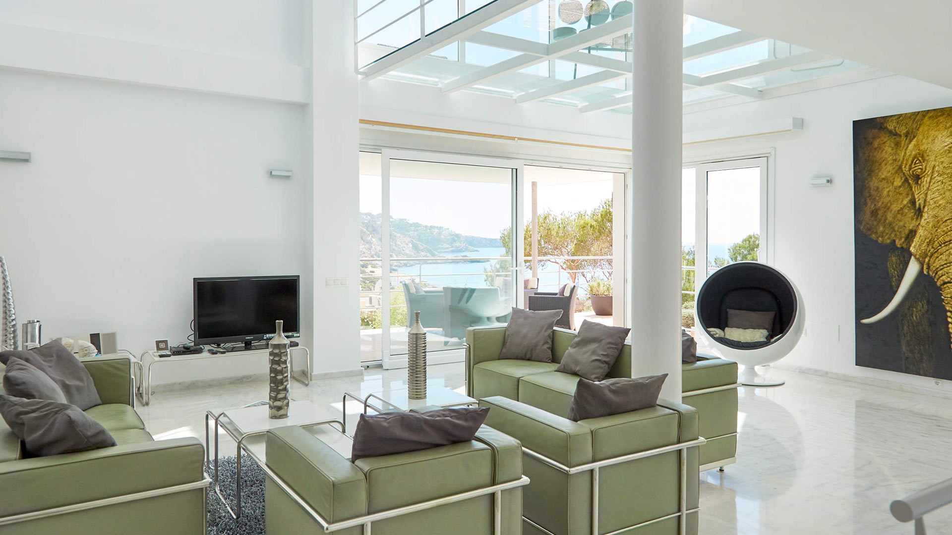 Comfortable living space in the bright and airy Villa White Beach in Ibiza