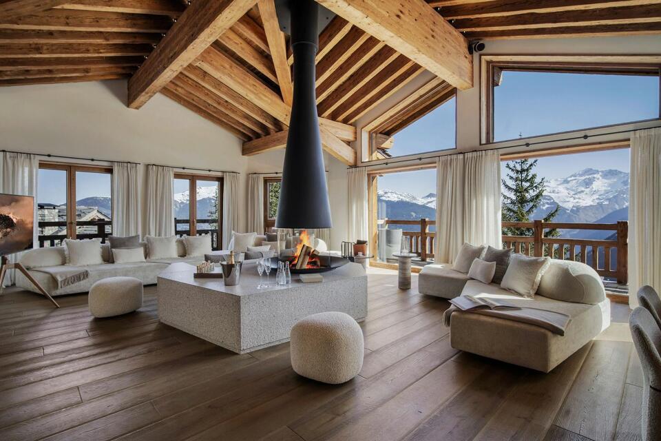 Chalet Moon 1850 Gallery Image 1
