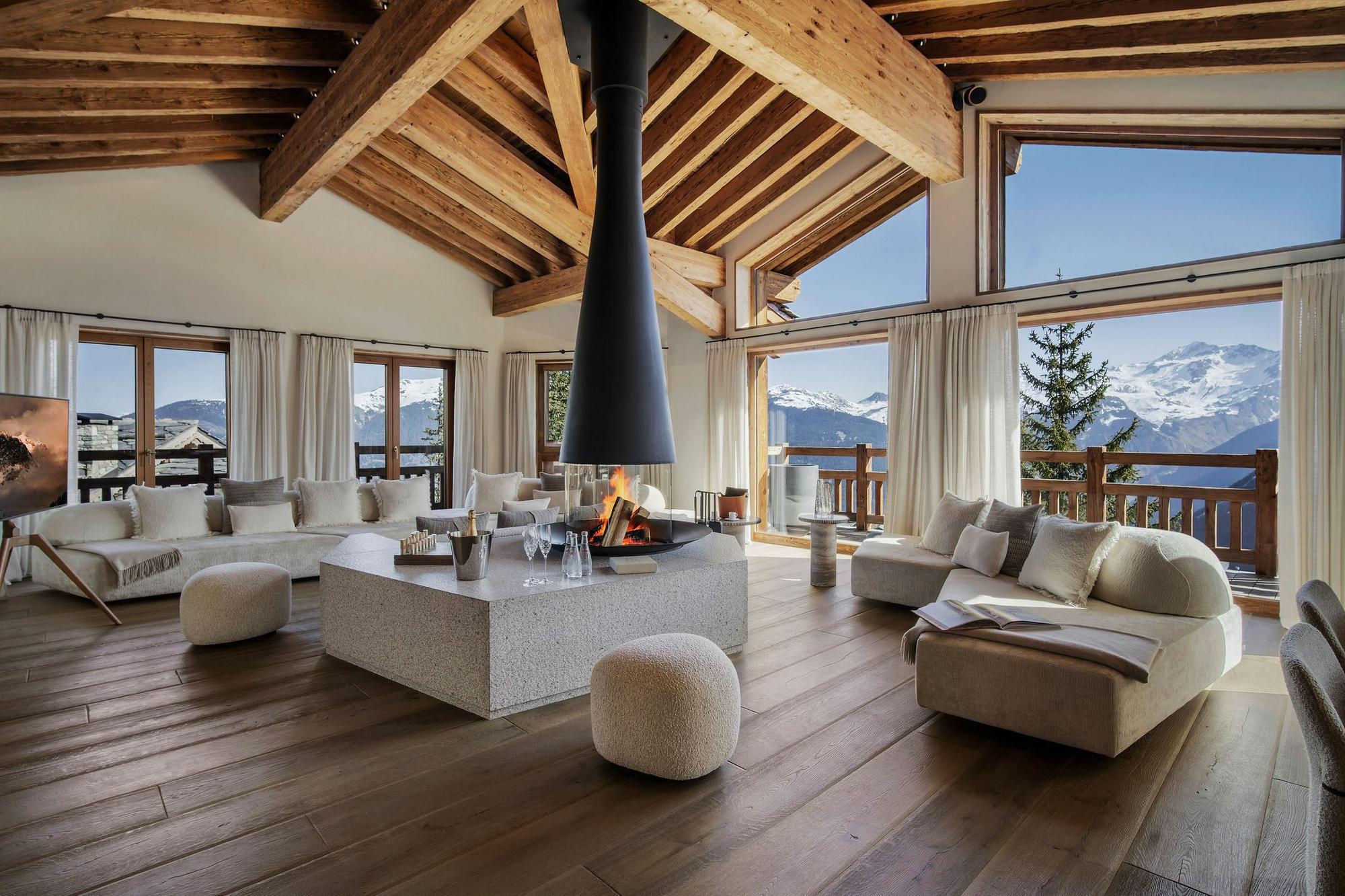 chalet-moon-1850-image-1