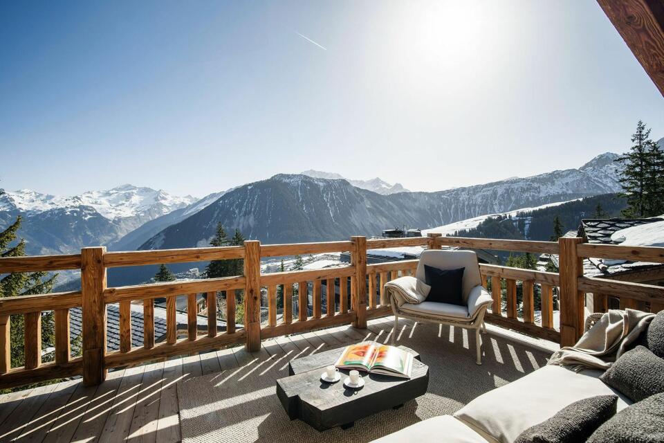 Chalet Moon 1850 Gallery Image 1