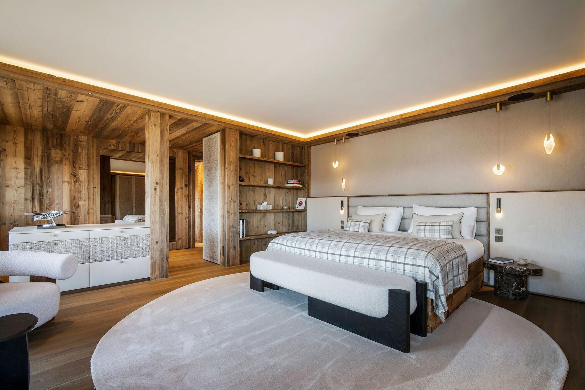 Chalet Moon 1850 Gallary Image 6