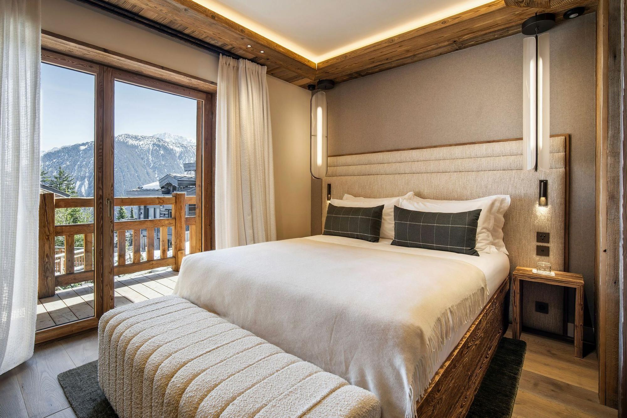 Chalet Moon 1850 Gallary Image 6