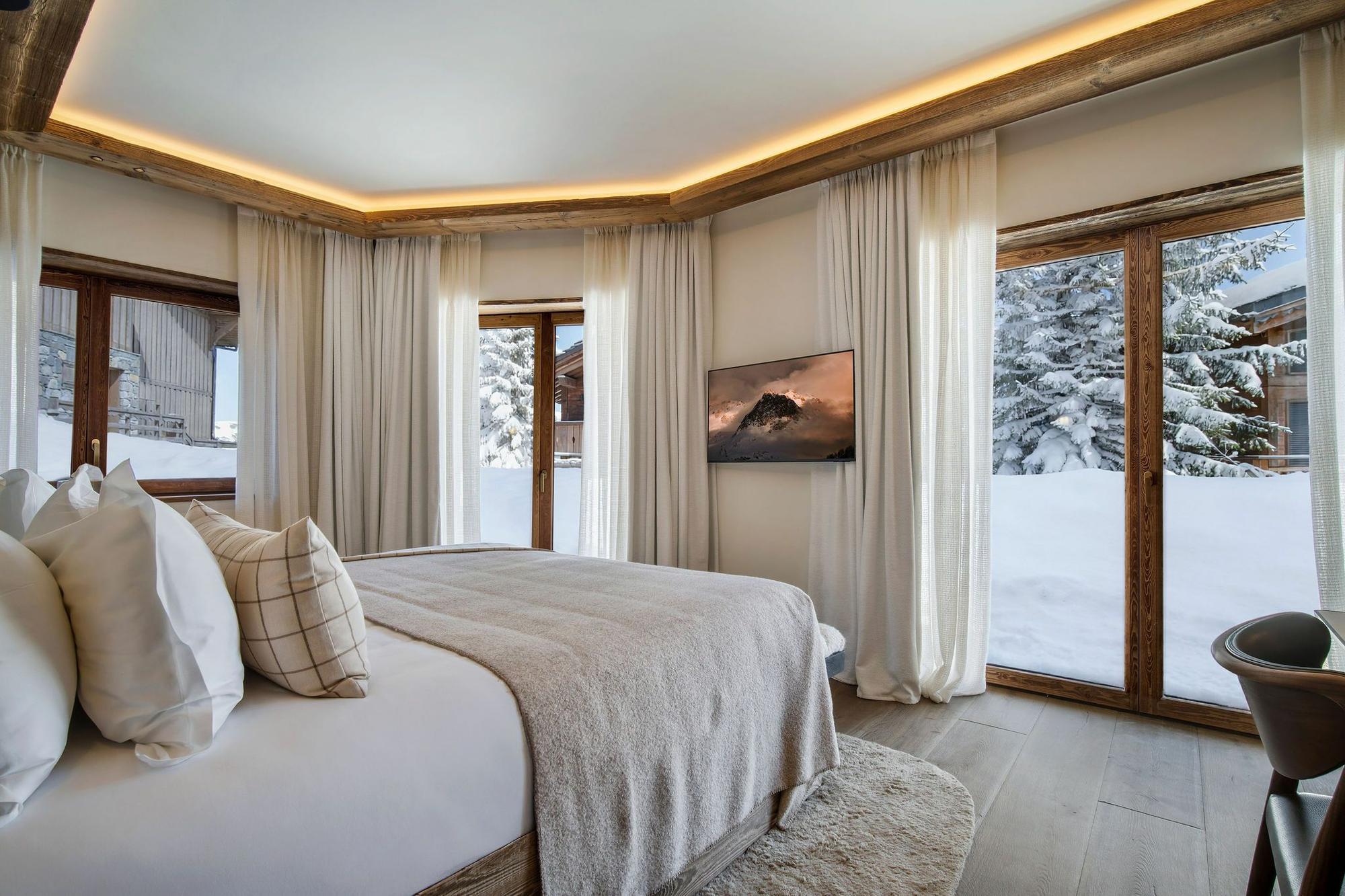 Chalet Moon 1850 Gallary Image 4