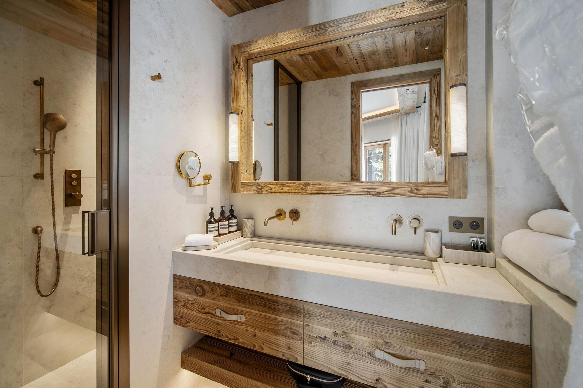 Chalet Moon 1850 Gallary Image 6