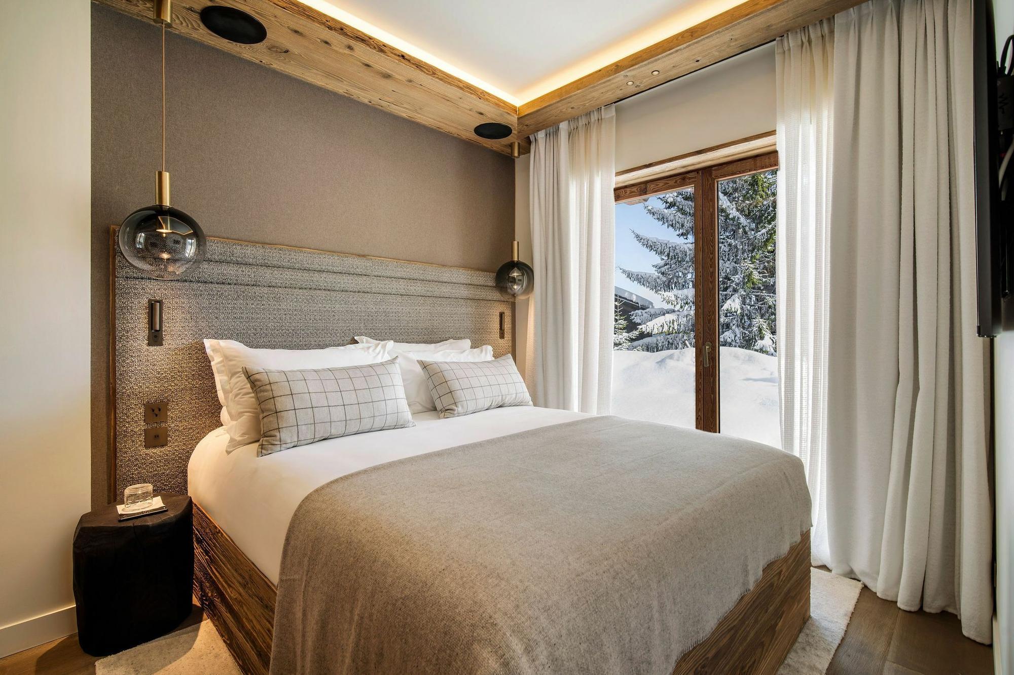 Chalet Moon 1850 Gallary Image 1