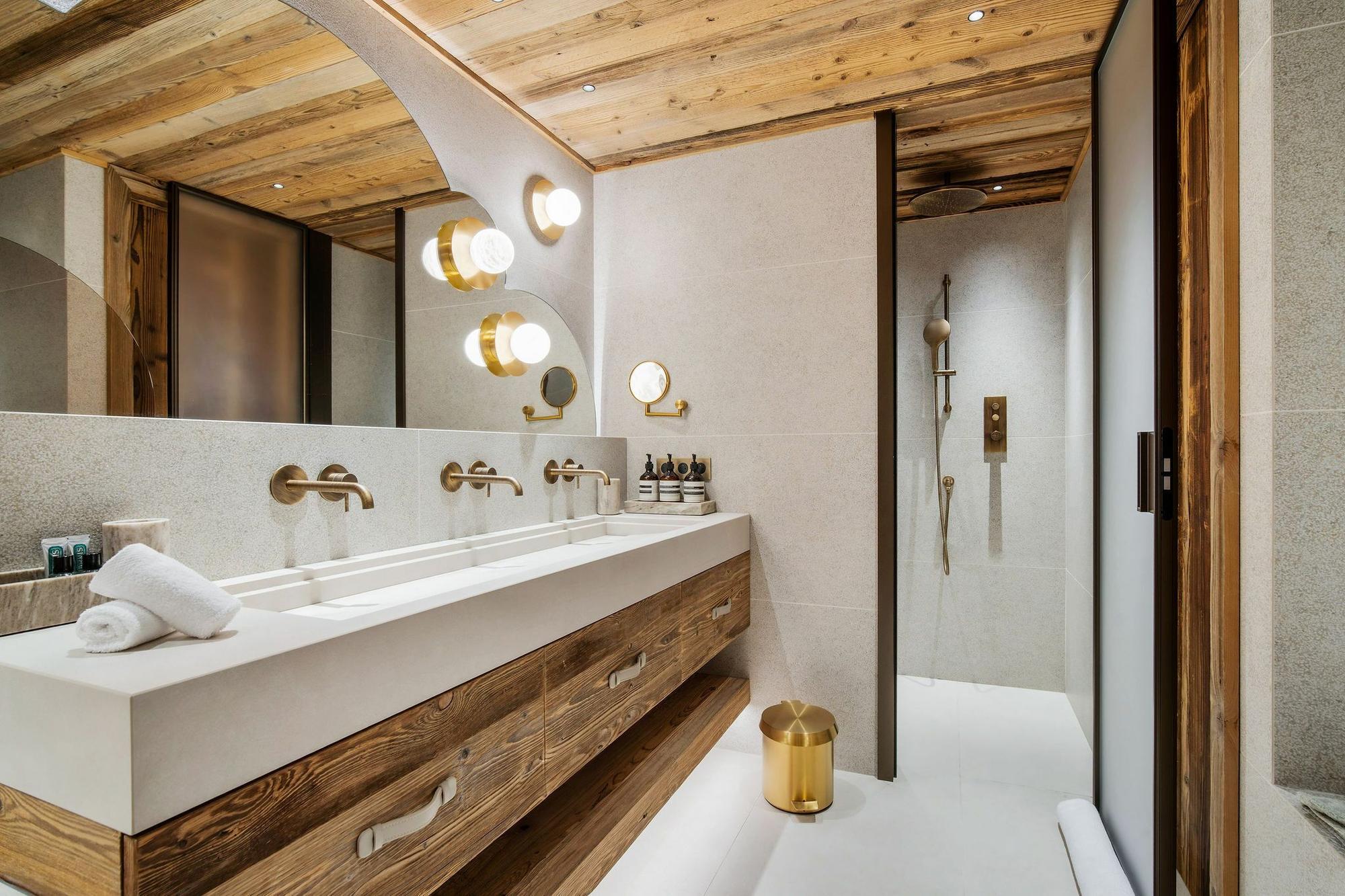 Chalet Moon 1850 Gallary Image 4