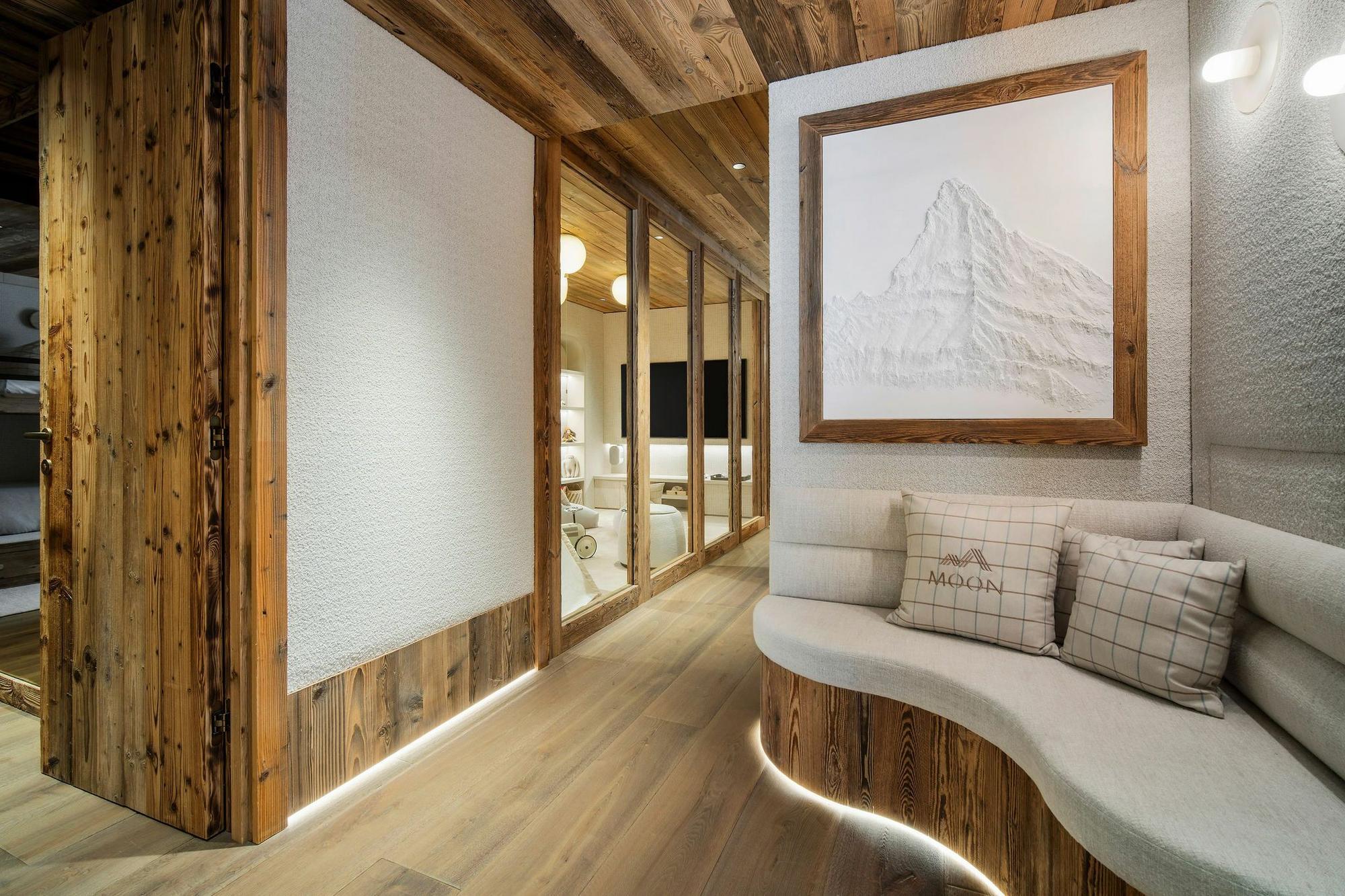 Chalet Moon 1850 Gallary Image 6