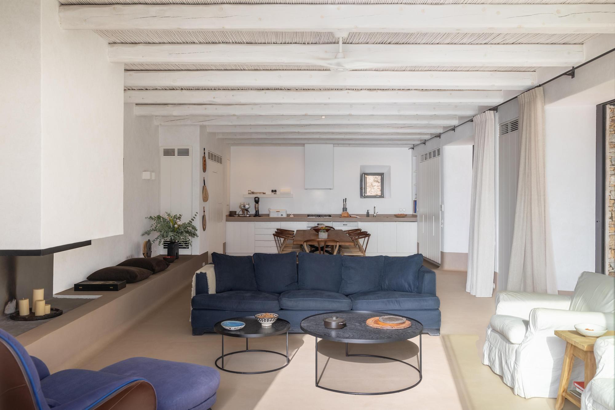 Villa White Goat Gallary Image 4