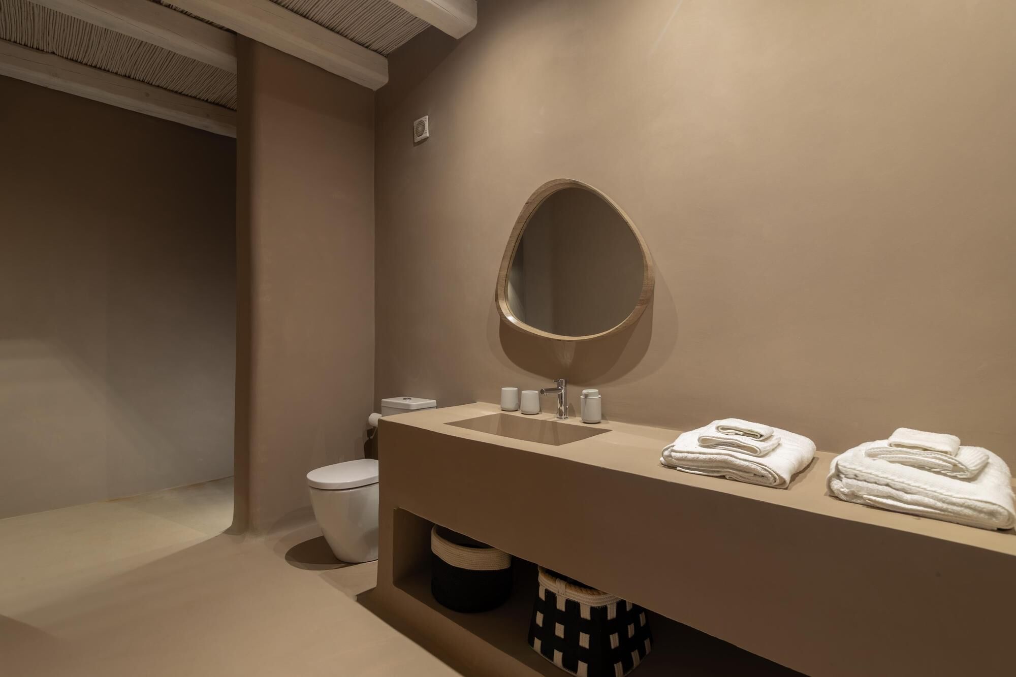 Villa White Goat Gallary Image 3