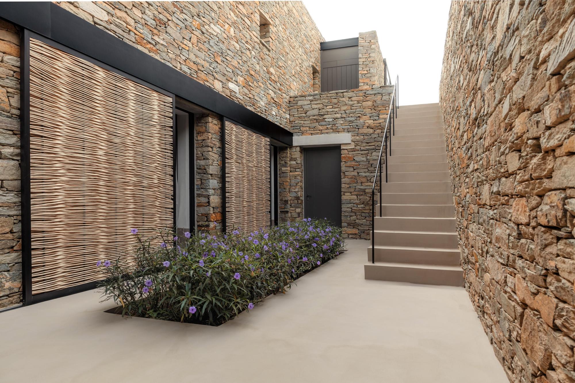 Villa White Goat Gallary Image 1