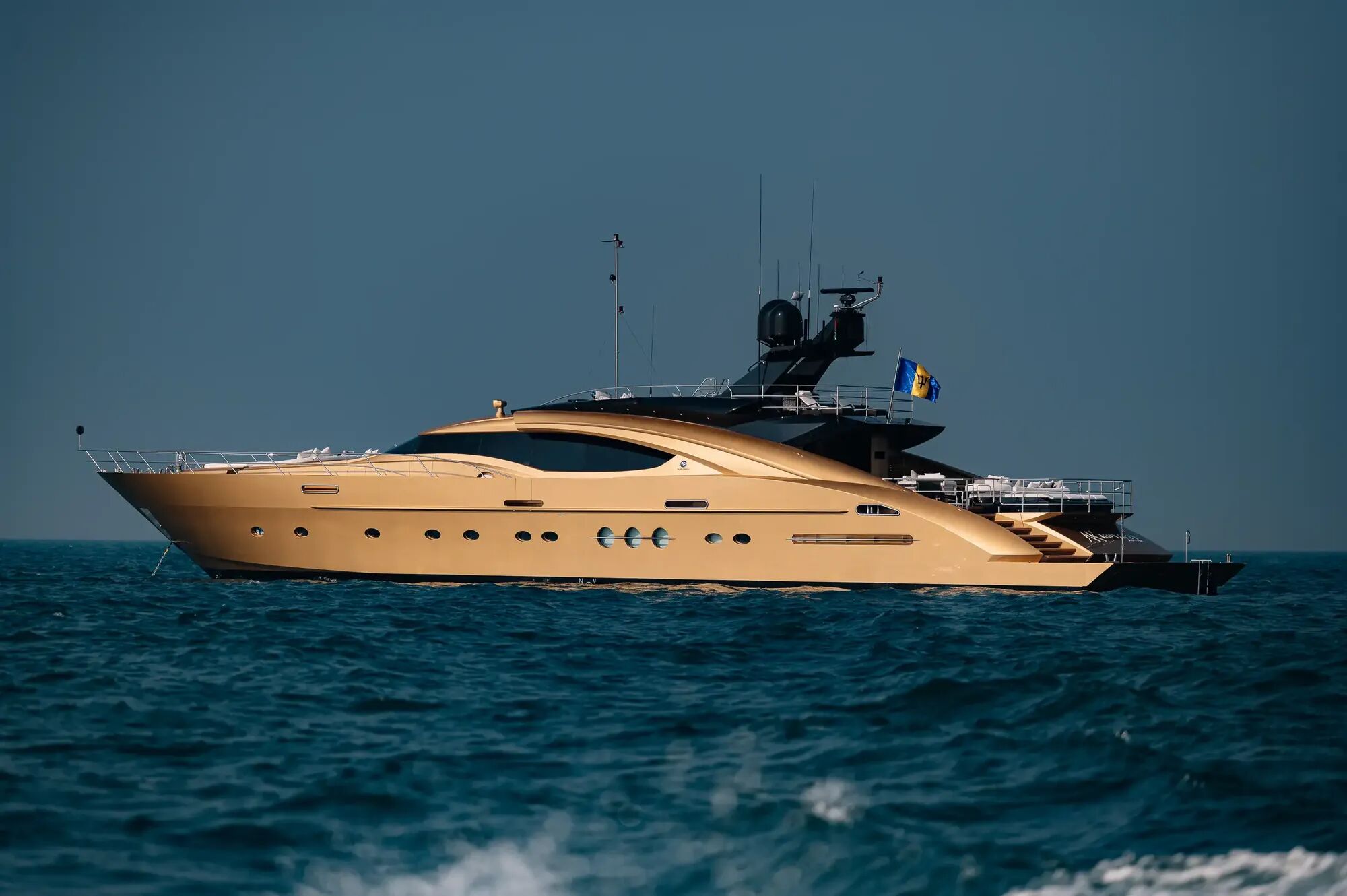 AK Royalty superyacht in Dubai available for charter with Bluemoon