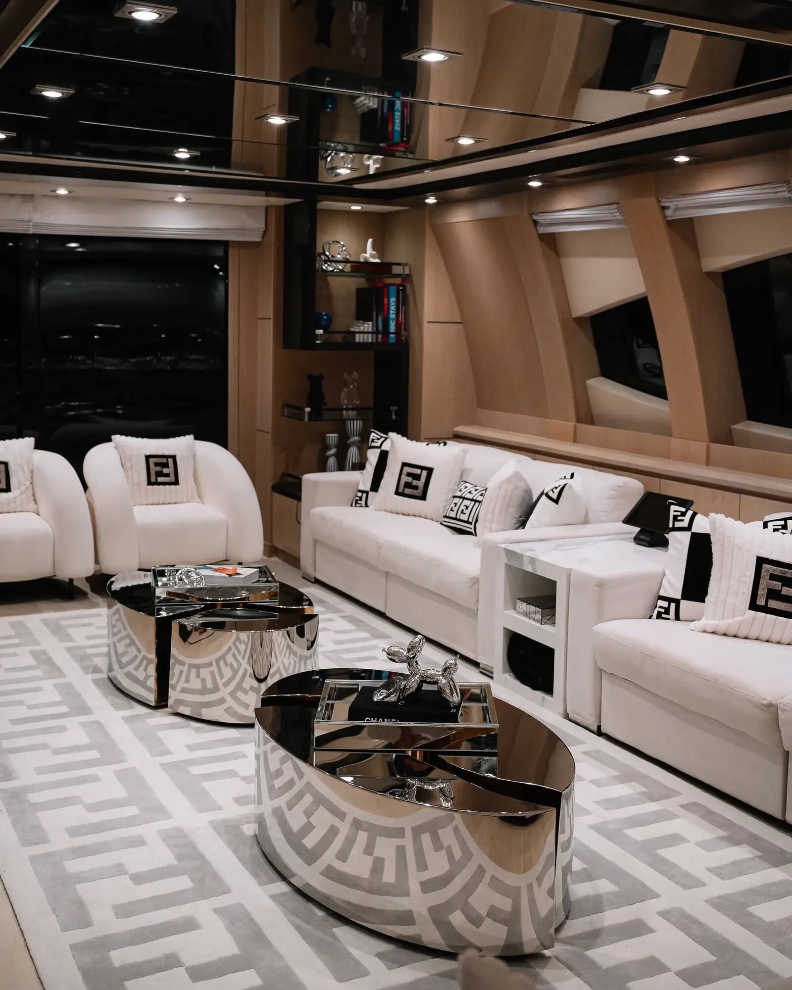 AK Royalty Gallery Image 2