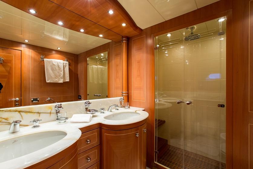 7 Knots Gallery Image 1