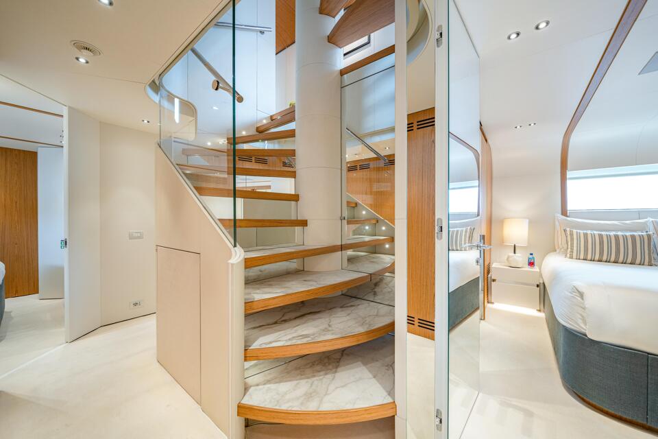 Alluria Gallery Image 1