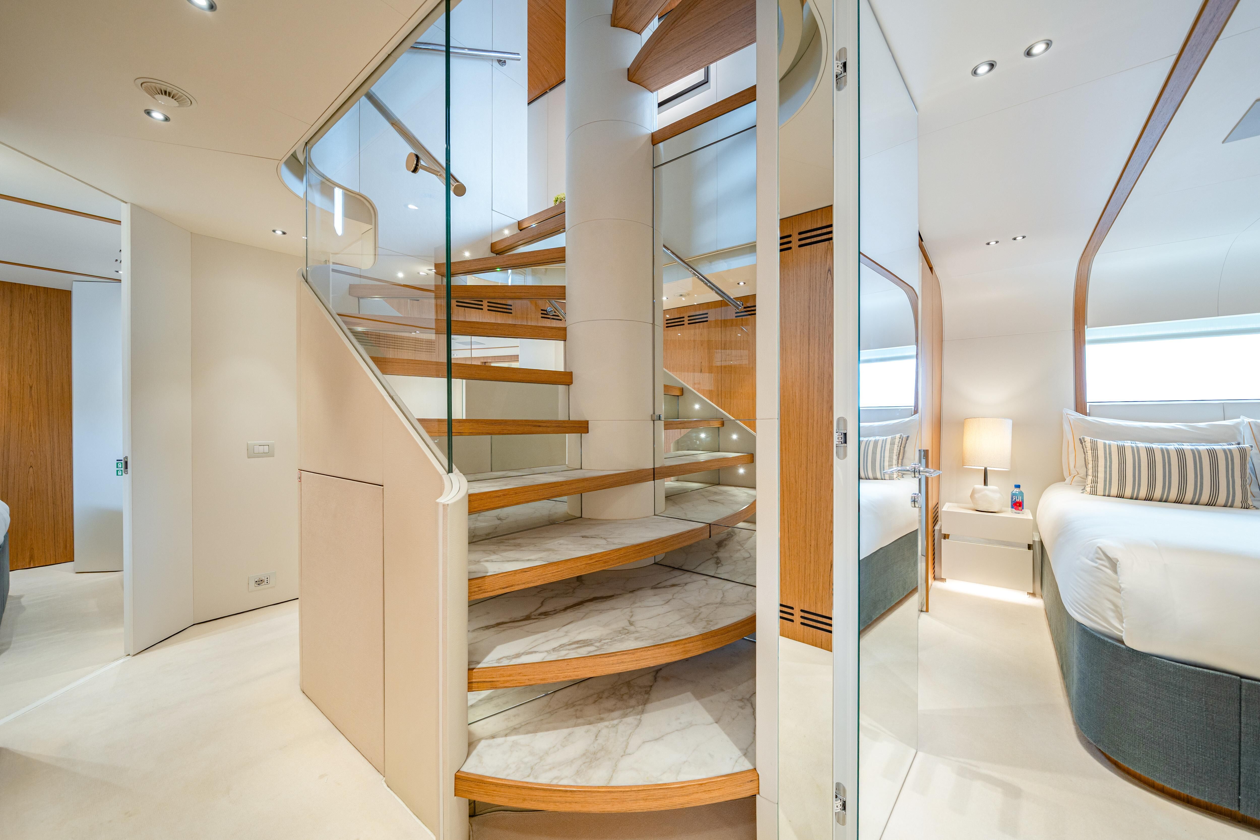 Alluria Gallery Image 1