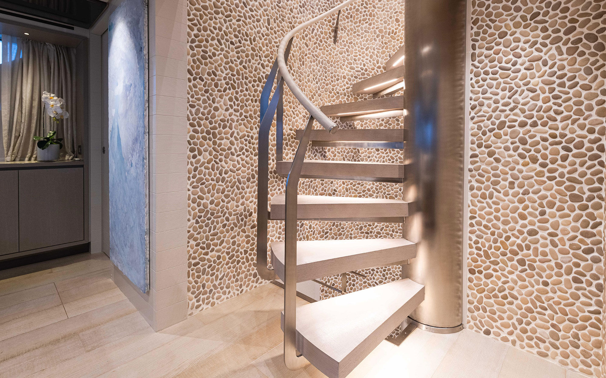 Halcyon Gallery Image 6