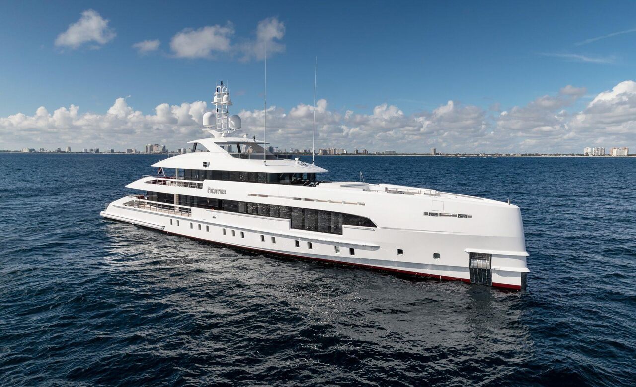 Starboard view of motor yacht Home on charter with Bluemoon