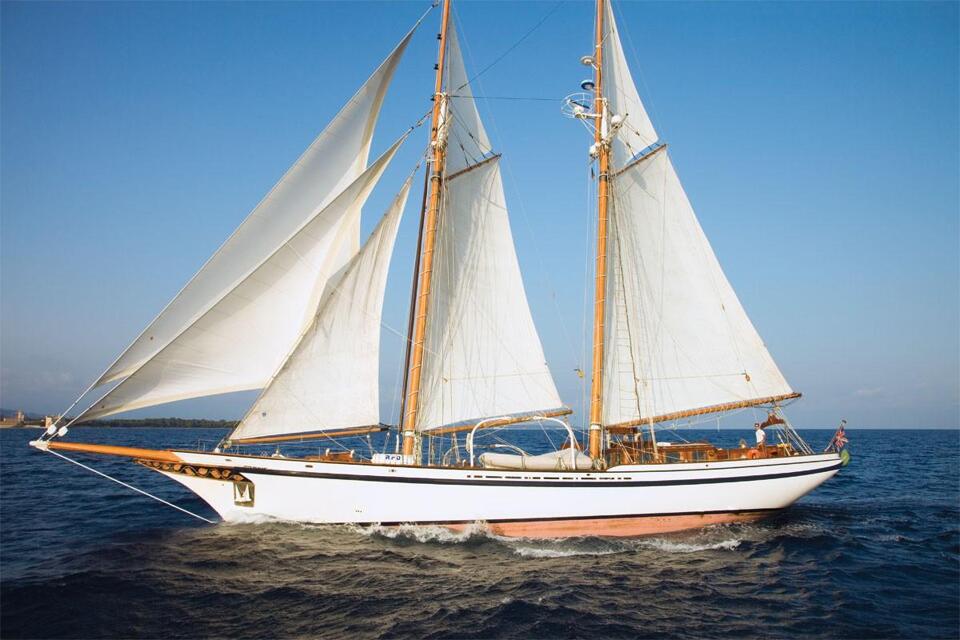Lady Thuraya Gallery Image 2