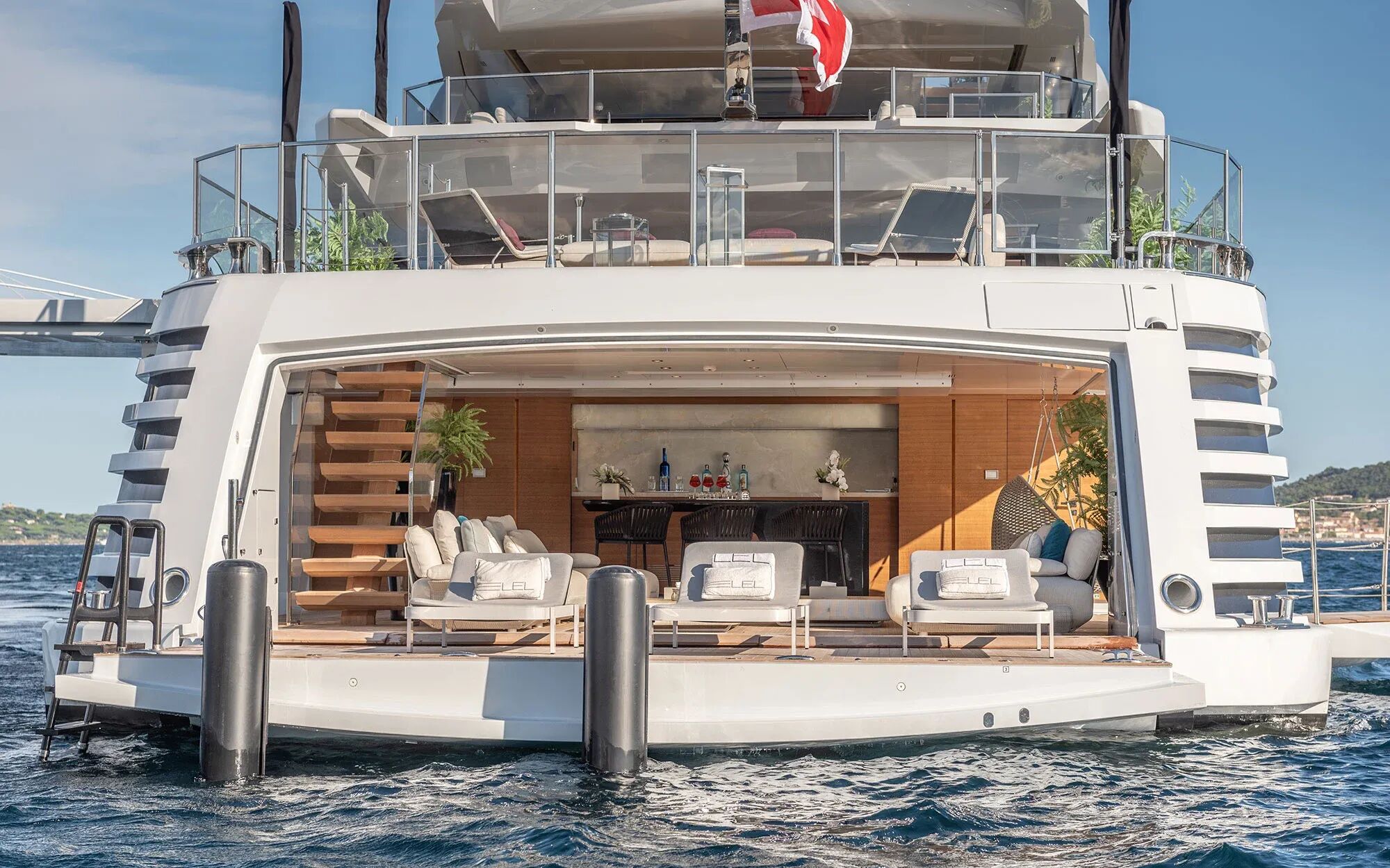 Beach club layout on motor yacht Lel on charter with Bluemoon, while at anchor