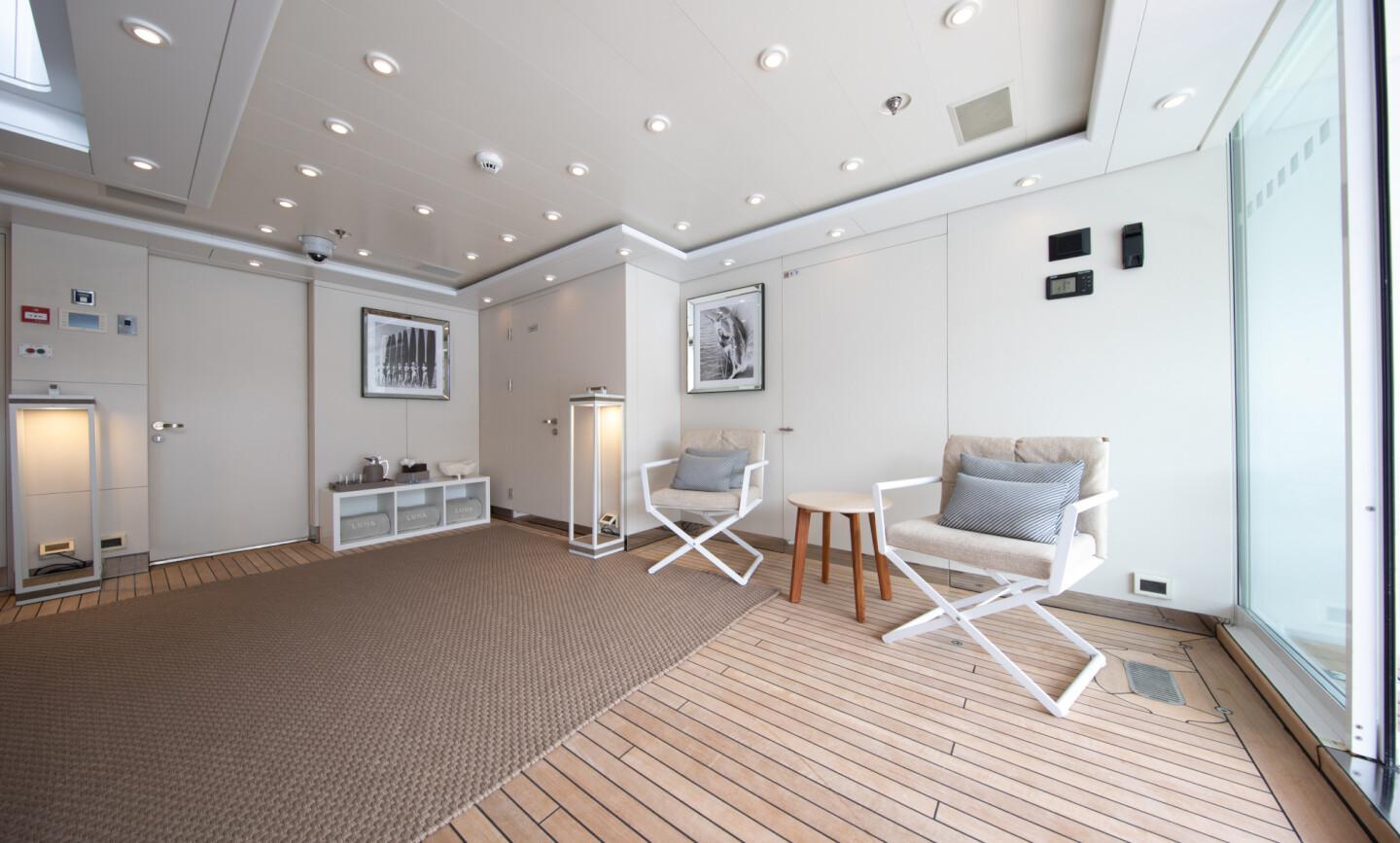 Luna B Gallery Image 5
