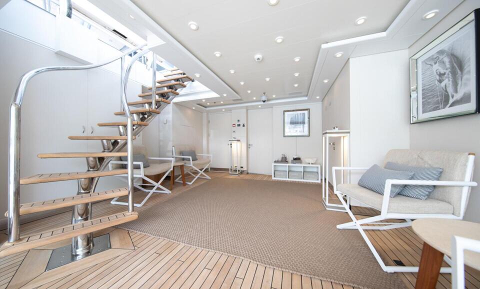 Luna B Gallery Image 3