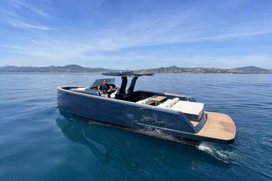 Port view of Pardo 43 day charter yacht
