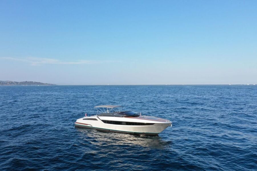 Starboard view of Riva Dolceriva 48 in the middle of the Mediterranean Sea