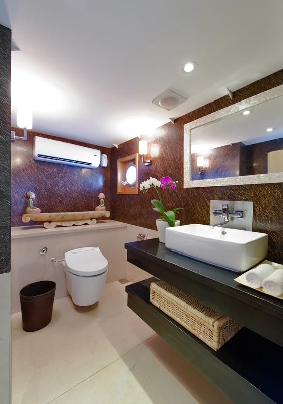 Salila Gallery Image 1