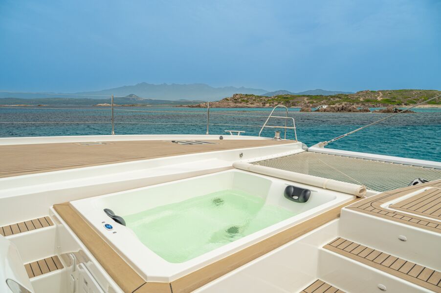 Semper Fidelis onboard heated jacuzzi with a view of the sea in the background