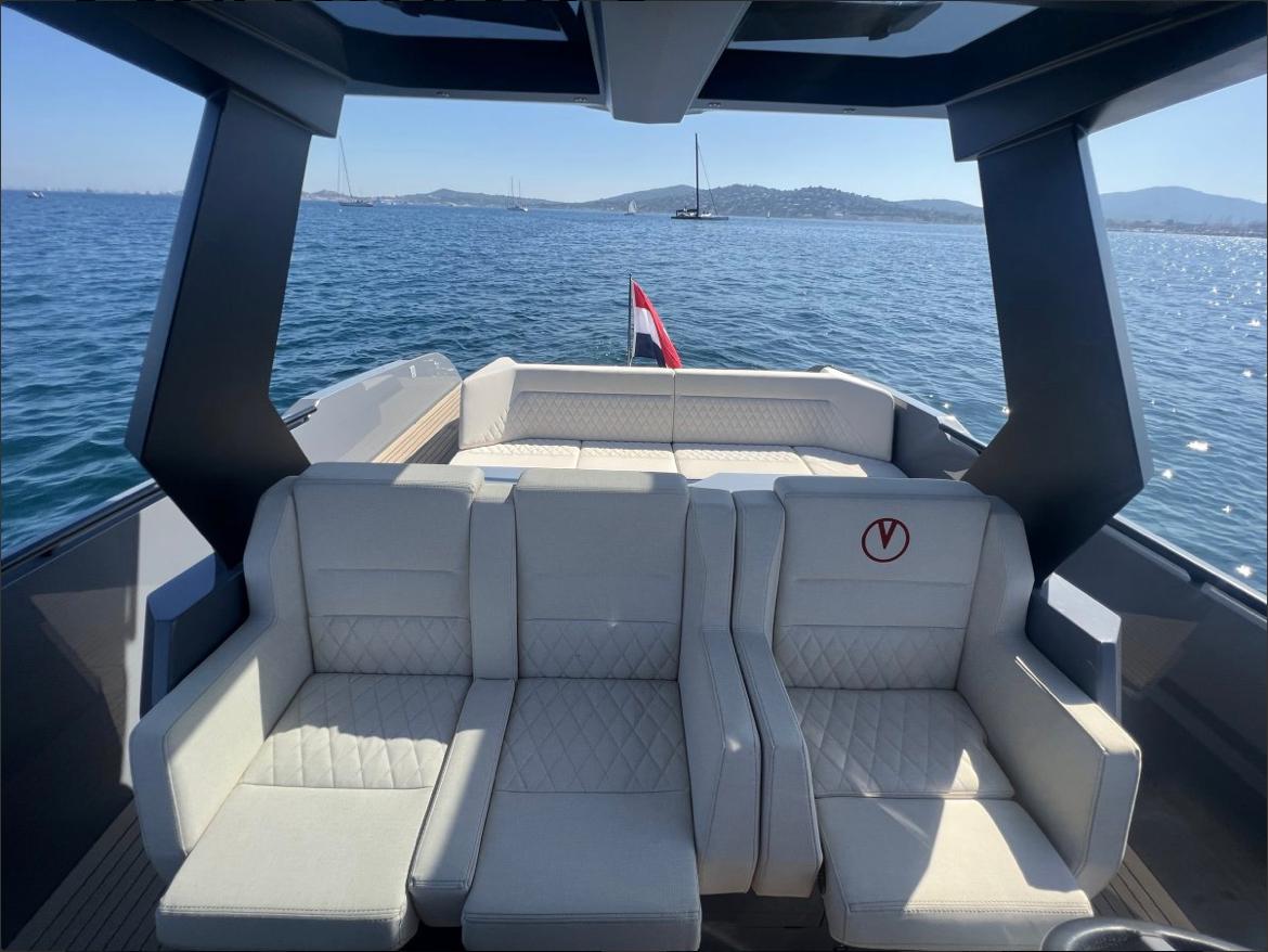 Vanquish 40 Sports Line Gallery Image 5