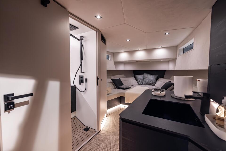 Vanquish 45 Open Gallery Image 6