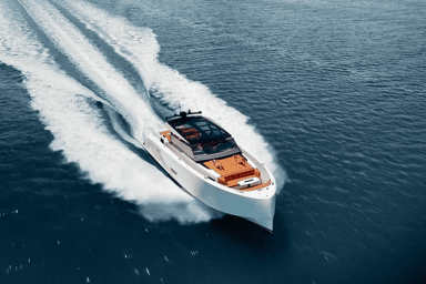 Day charter yacht Vanquish 58 sailing in St Tropez