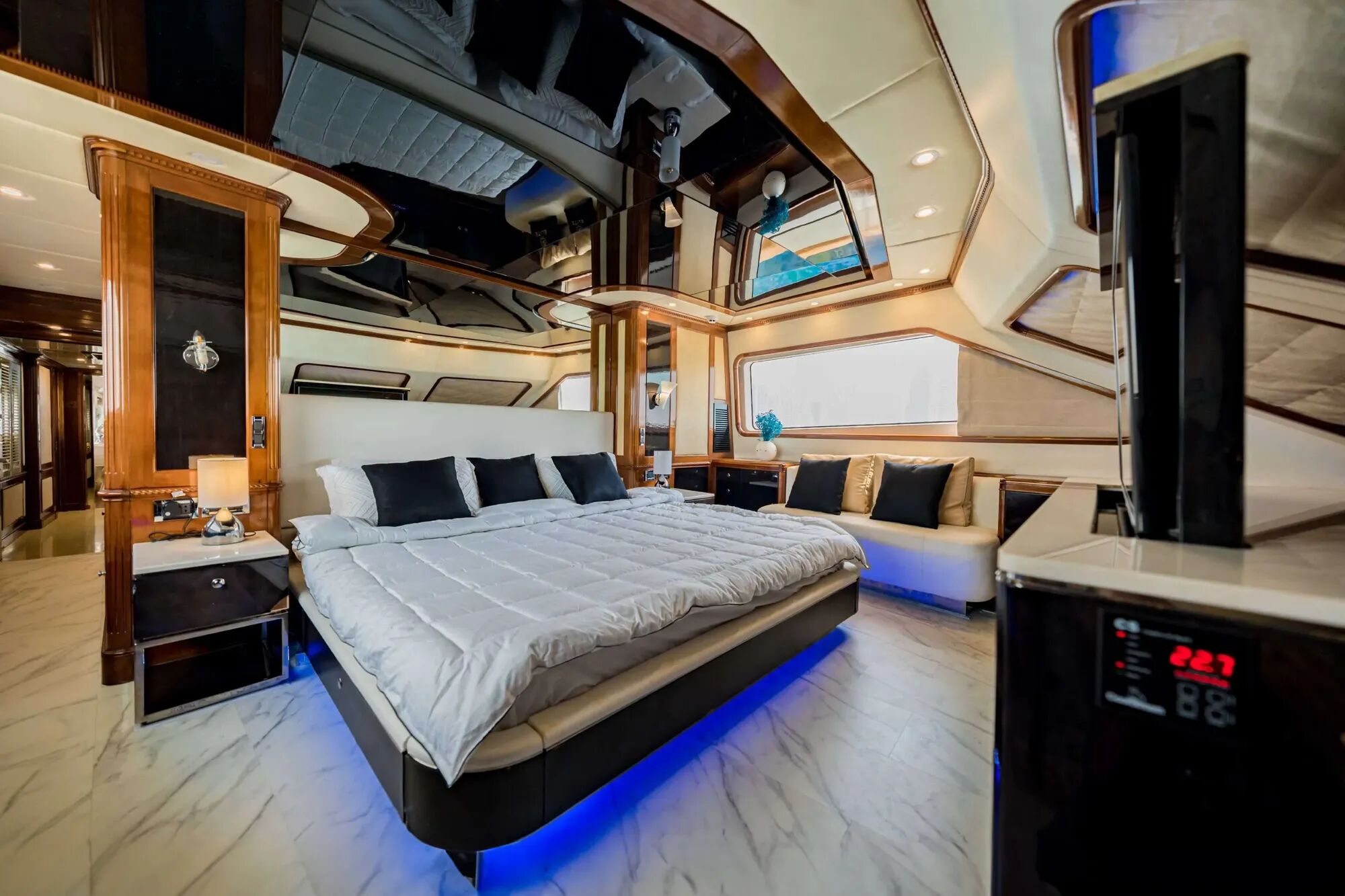 Benetti 115 Gallery Image 2