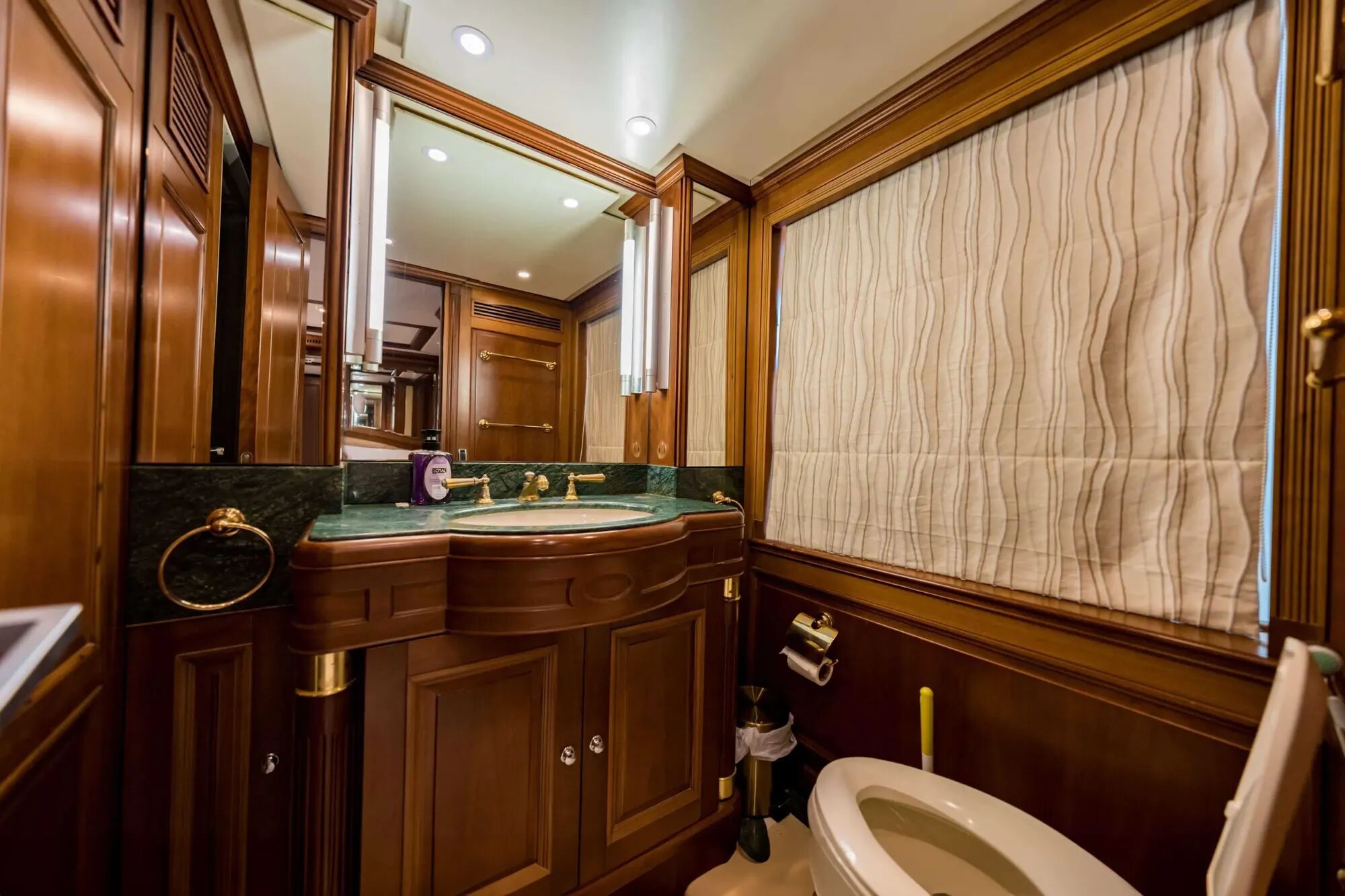Benetti 115 Gallery Image 6