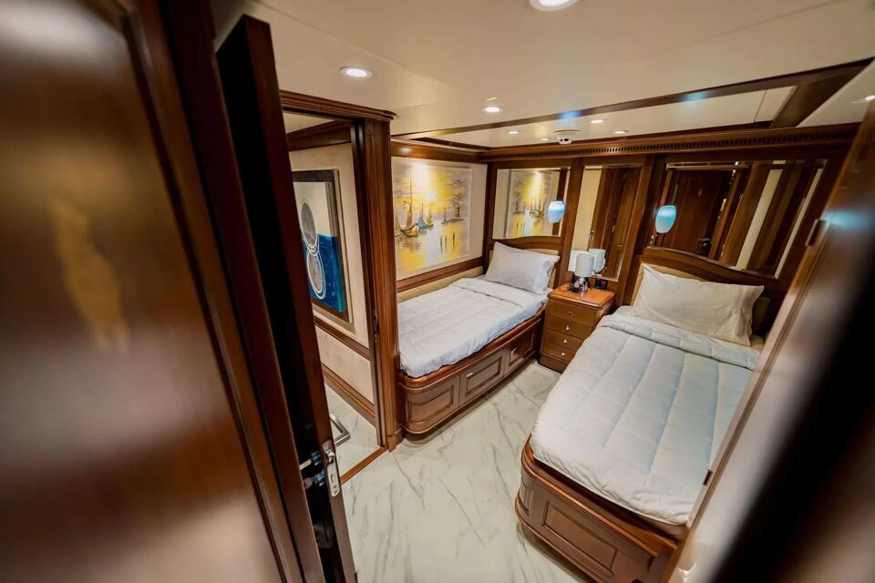Benetti 115 Gallery Image 4