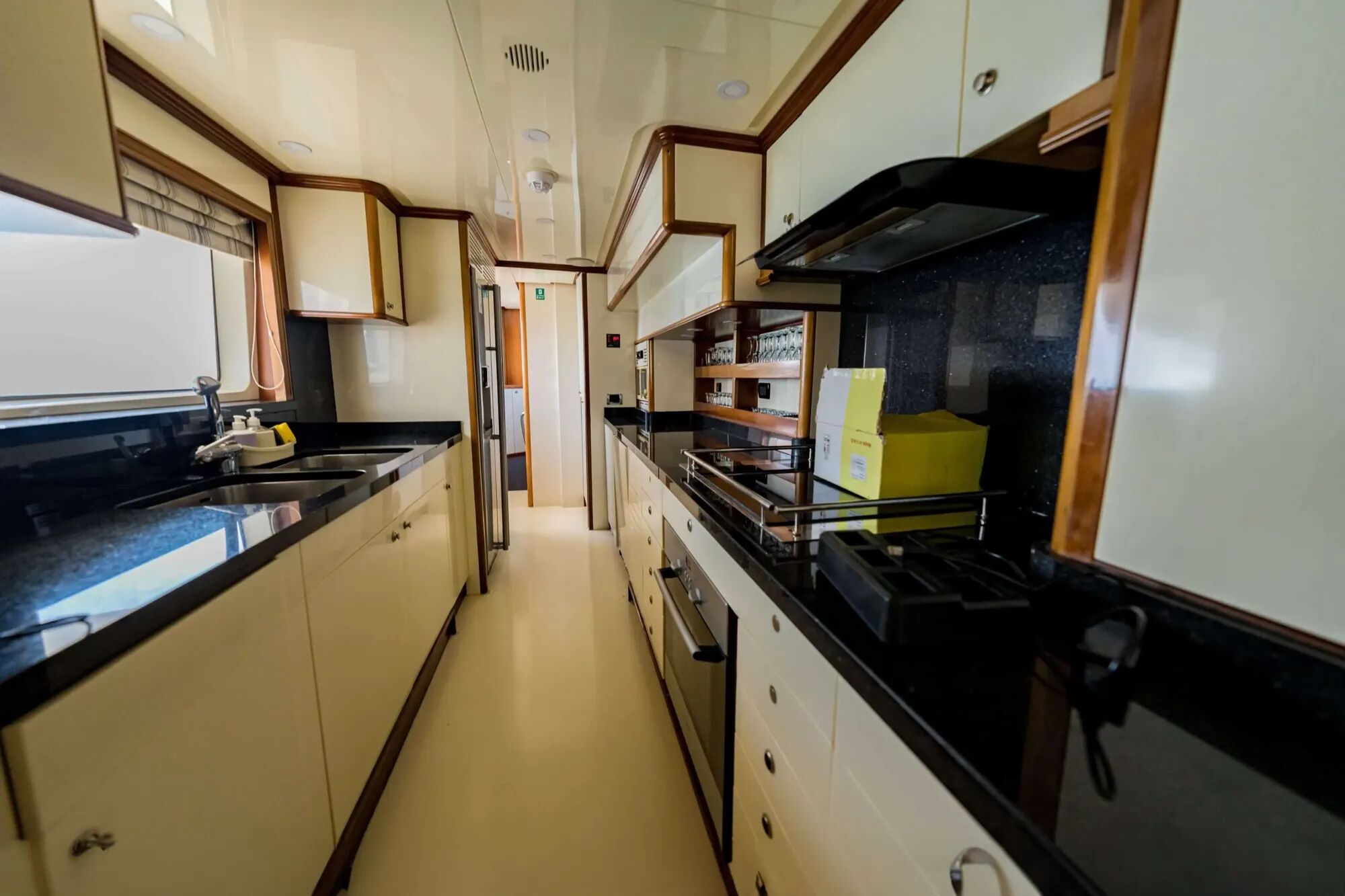 Benetti 115 Gallery Image 2