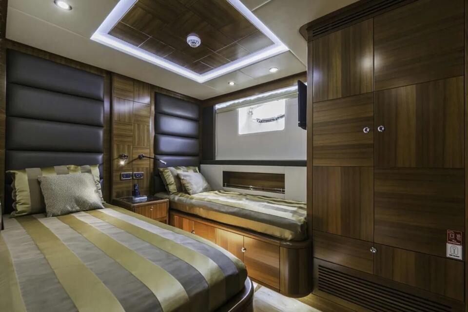 Black Diamond Gallery Image 4