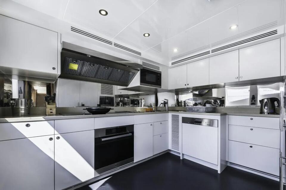 Black Diamond Gallery Image 5