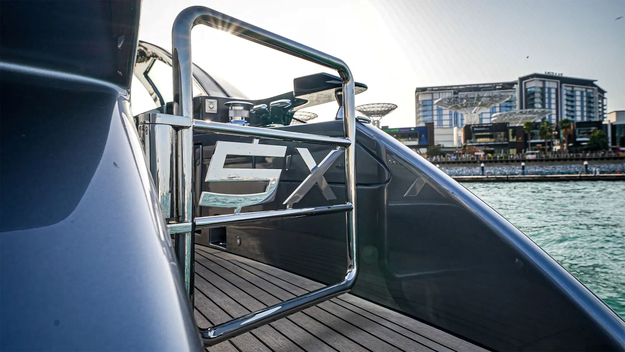 Predator Pershing 5X Gallery Image 1