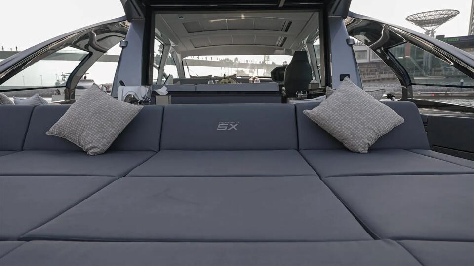 Predator Pershing 5X Gallery Image 2
