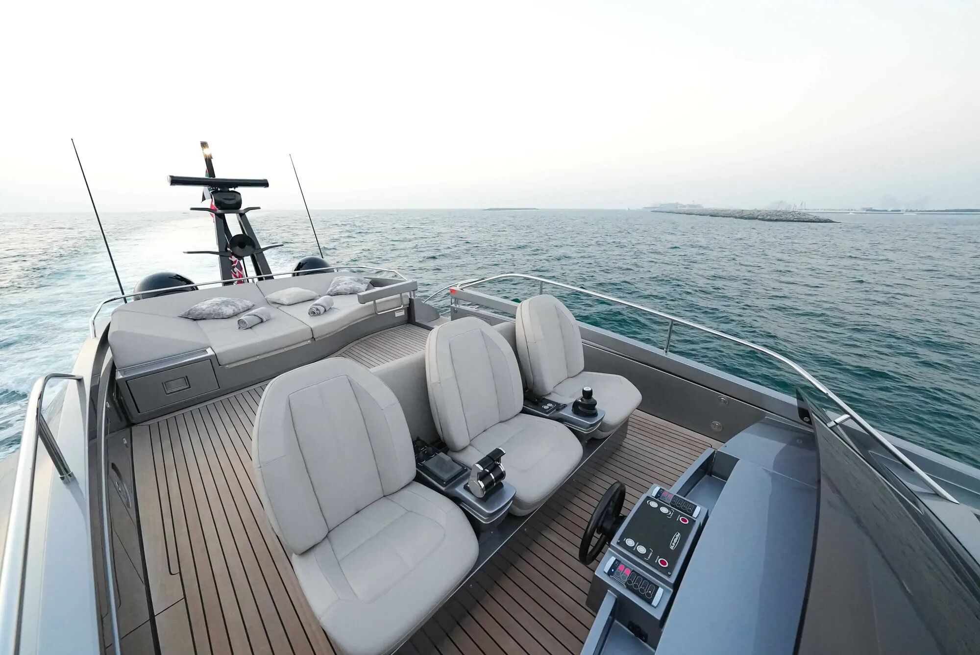 Predator Pershing 8X Gallery Image 6