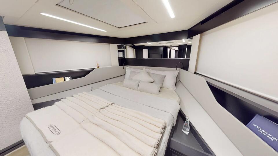 Predator Pershing 8X Gallery Image 1