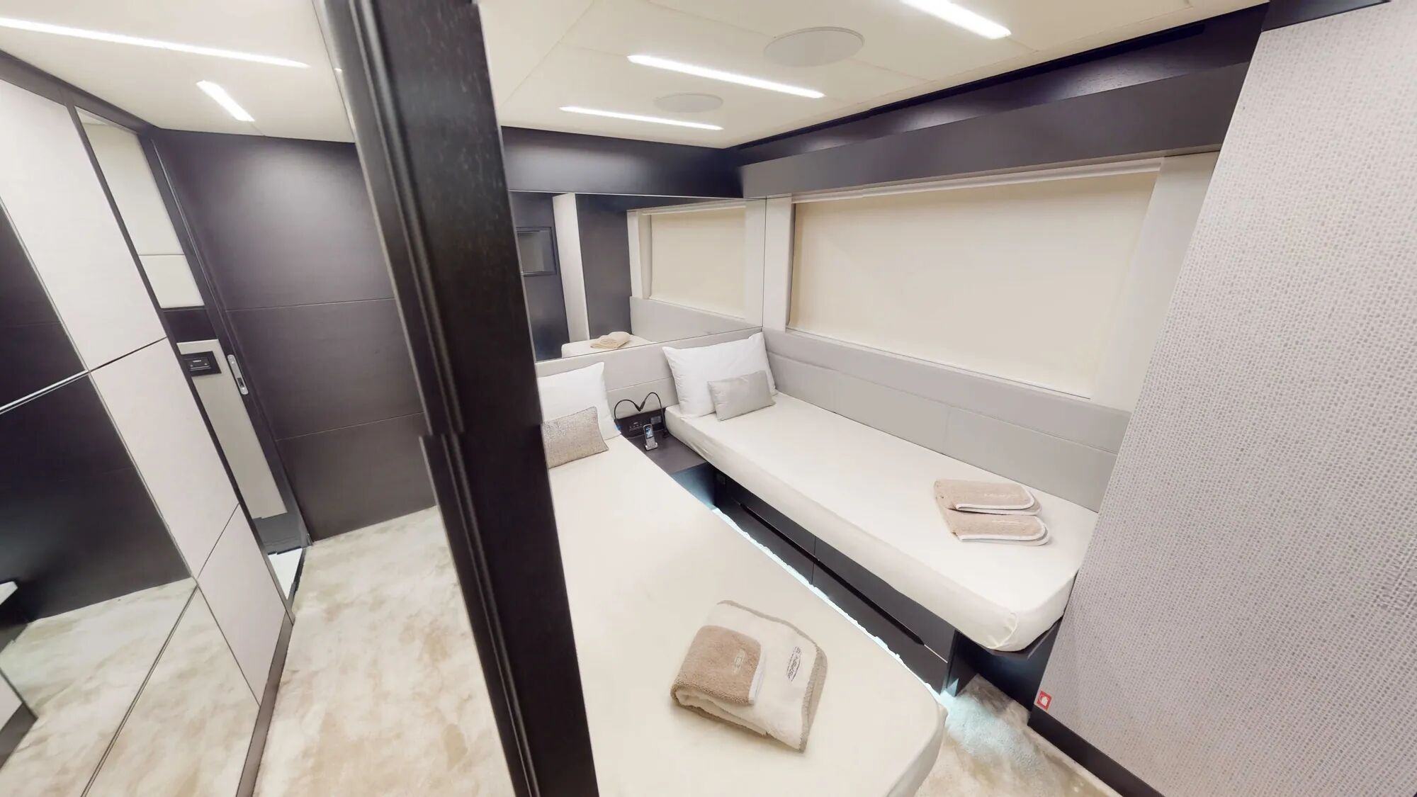 Predator Pershing 8X Gallery Image 2