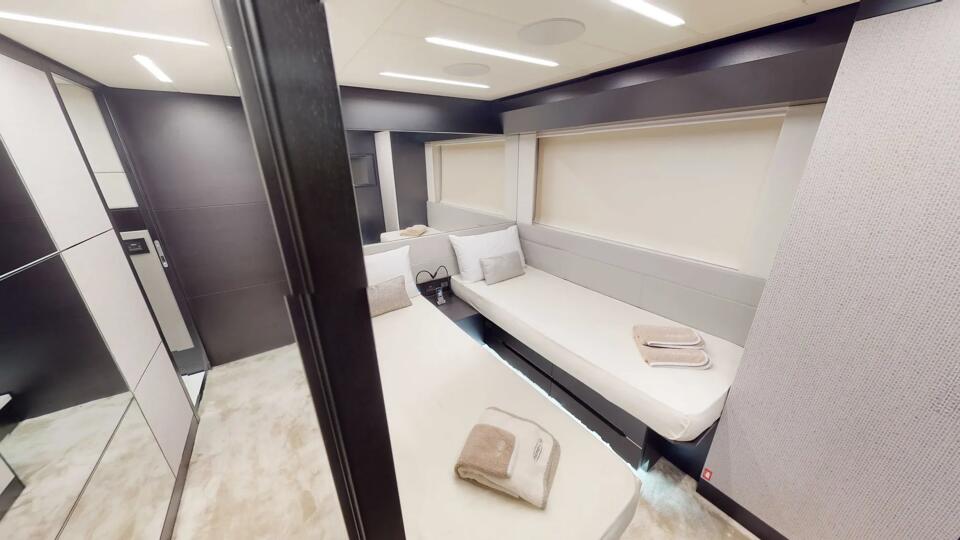 Predator Pershing 8X Gallery Image 2