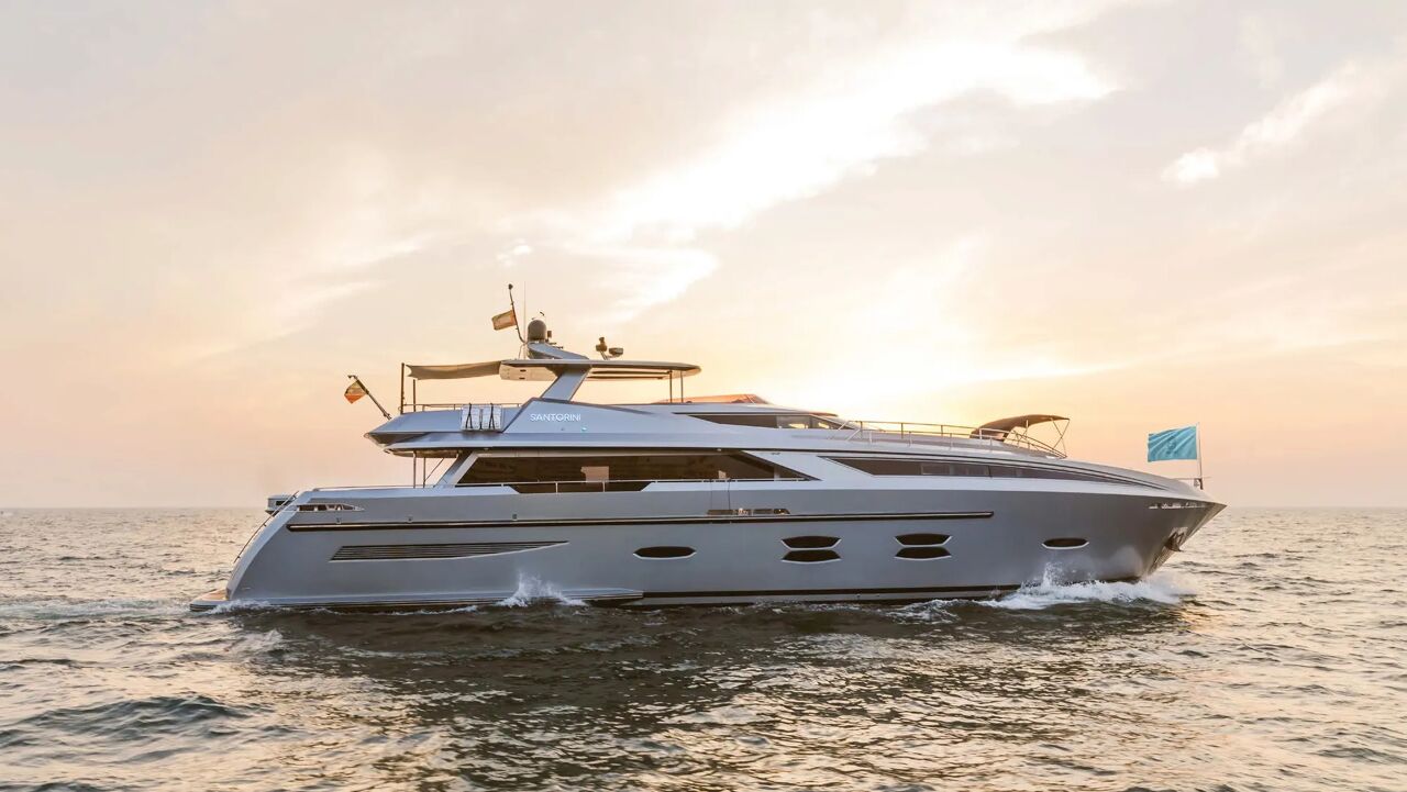 Starboard of motor yacht Santorini in Dubai on charter with Bluemoon
